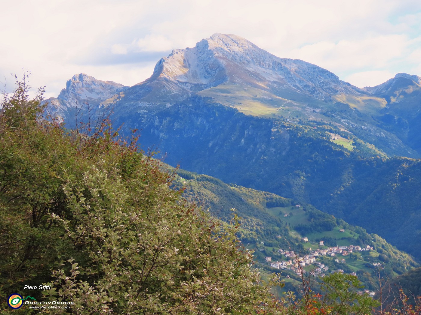 18 Finestra allo zoom sul Pizzo Arera.JPG